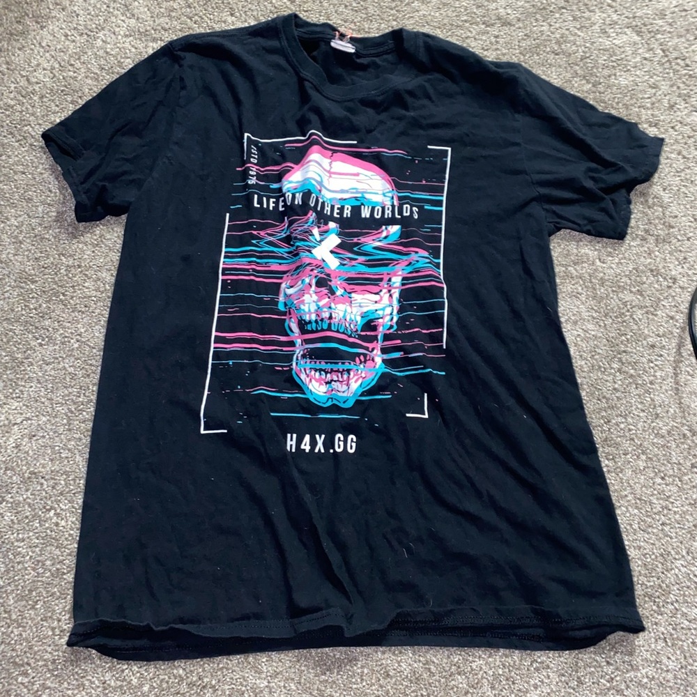 Black 3D effect shirt